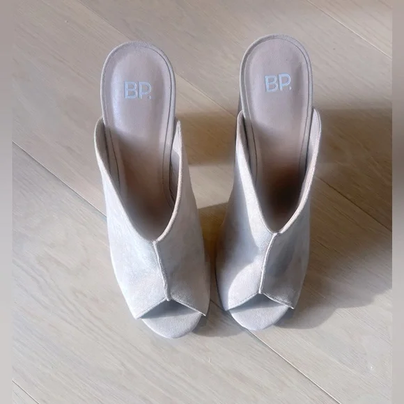 BP Heels - Picture 2 of 3